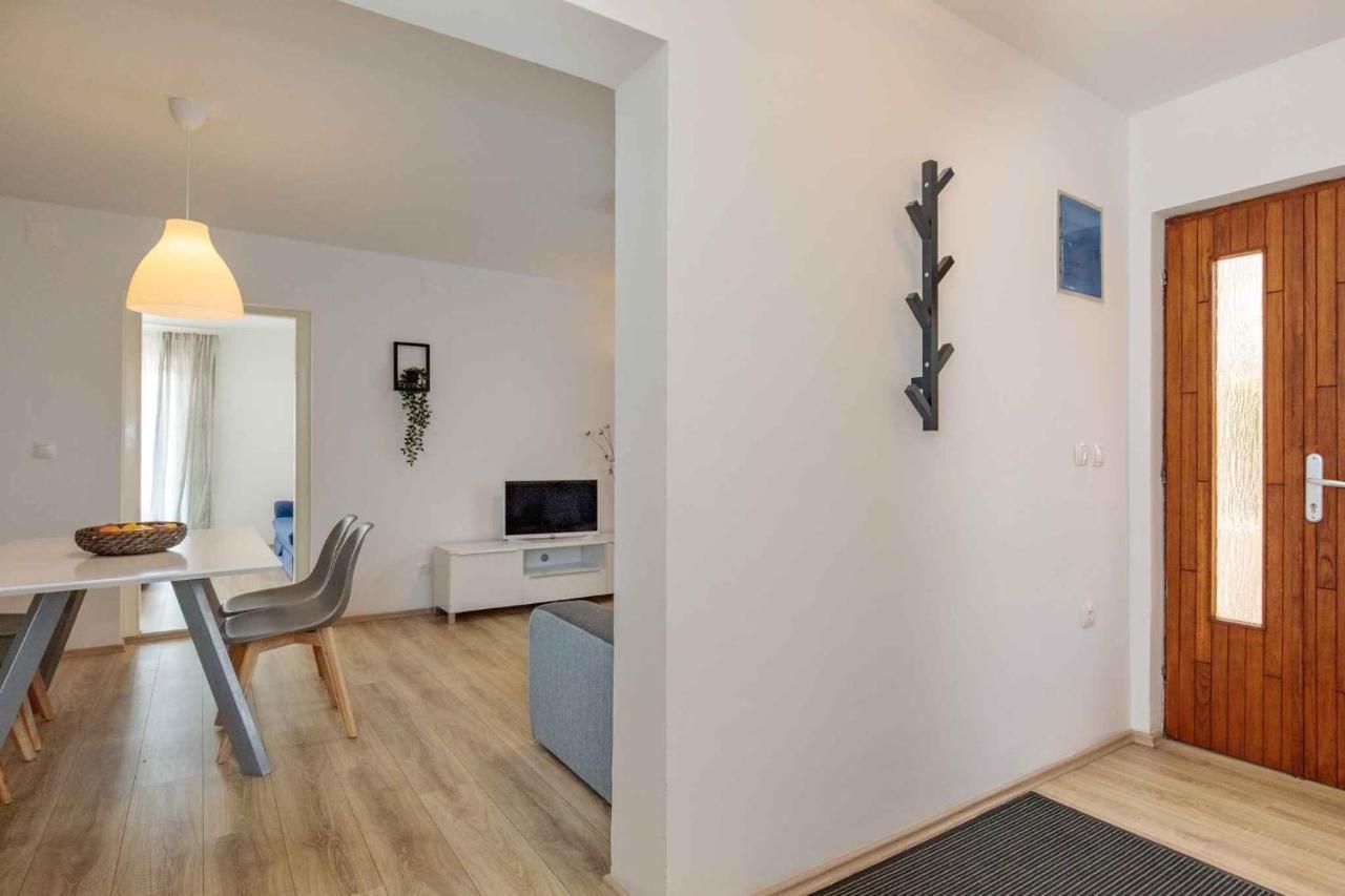 Apartments In Njivice/Insel Krk 34038 Dış mekan fotoğraf