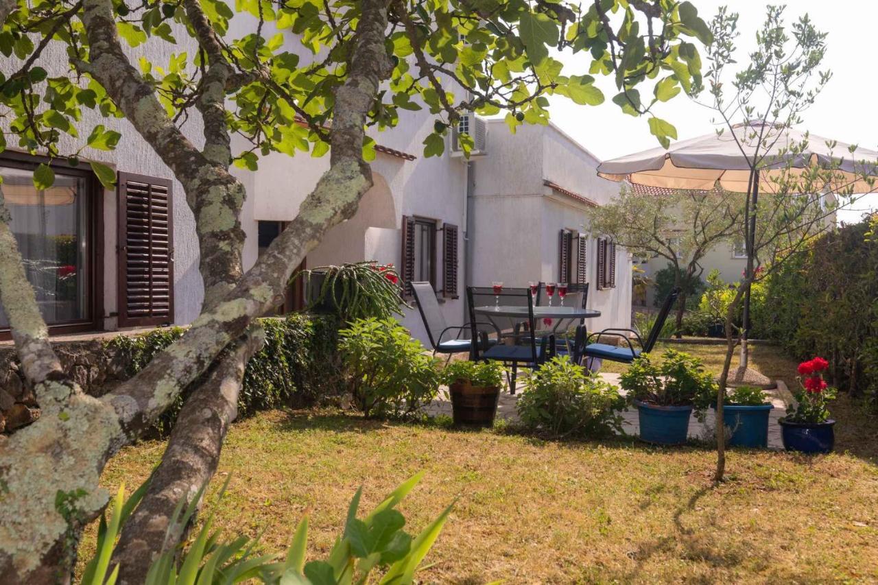 Apartments In Njivice/Insel Krk 34038 Dış mekan fotoğraf