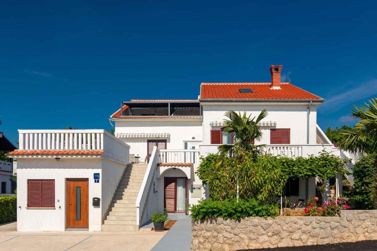 Apartments In Njivice/Insel Krk 34038 Dış mekan fotoğraf